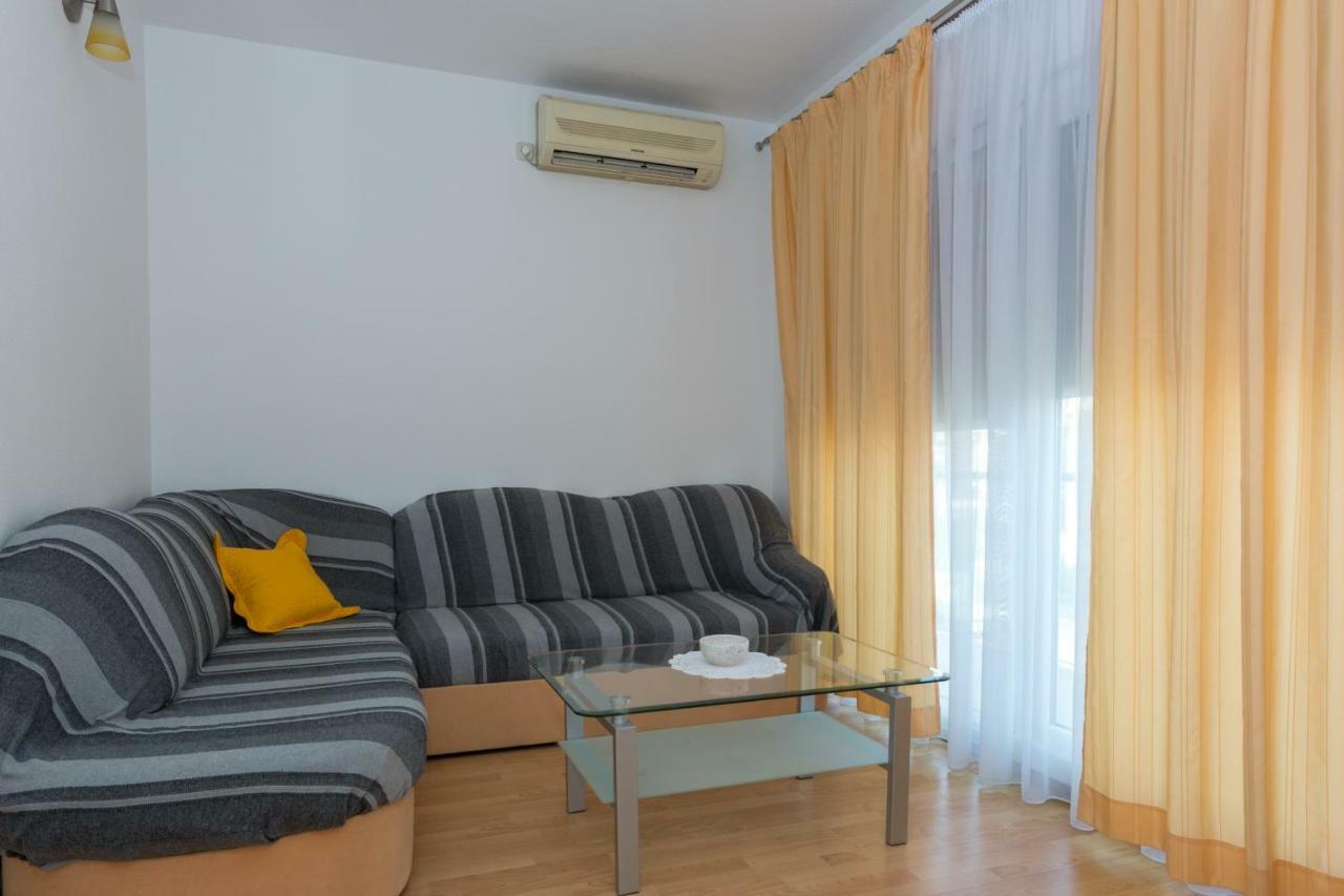 Apartments Pericic Podstrana Bagian luar foto