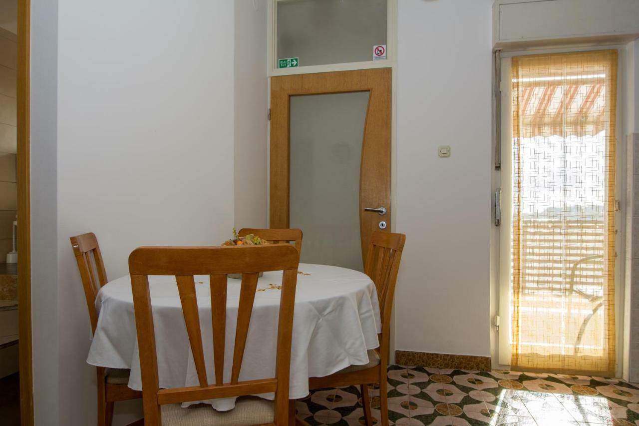 Apartments Pericic Podstrana Bagian luar foto